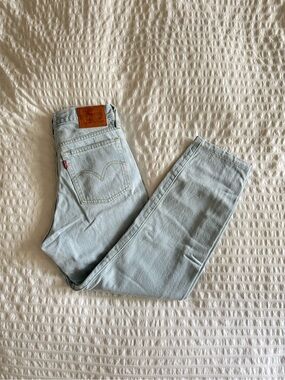 Levi’s Wedgie Jeans